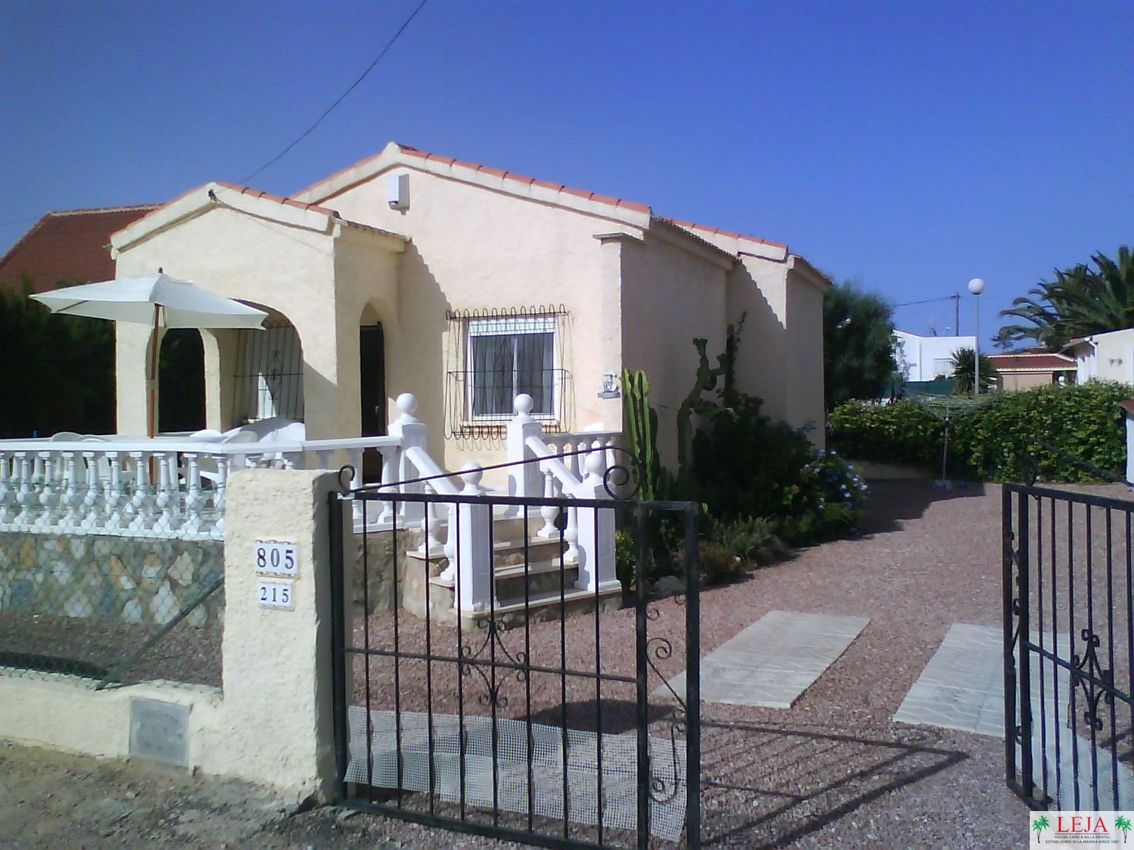 LJ00109 – A 2 bedroom detached villa (Sleeps 4) Generous plot, off Road parking