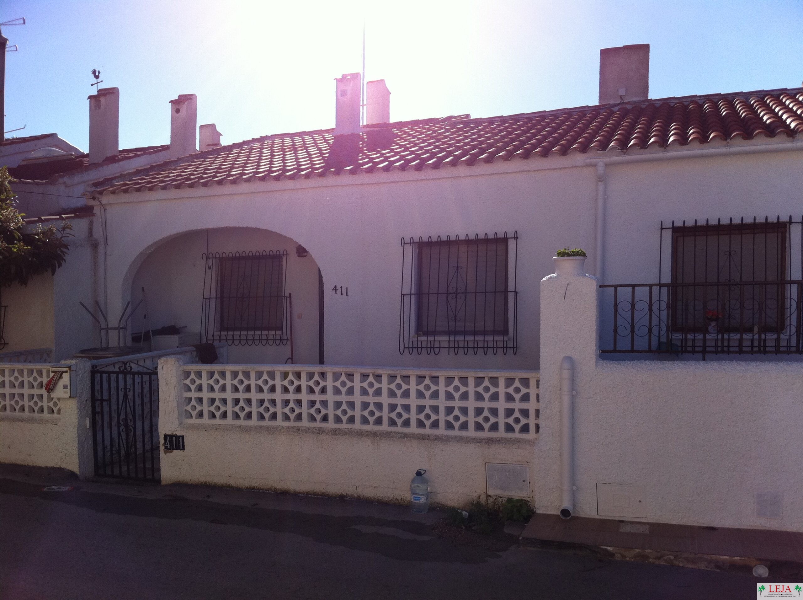 LJ00114 – A quaint mid terrace model “Rosita” bungalow