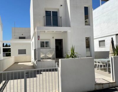 LJ00170 – A Beautiful, modern 3 bedroom 2 bathroom room property with shared pool