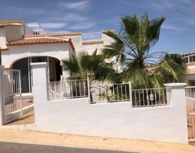 LJ00116 – A beautiful, modern 3 bedroom 1 bathroom property with shared pool