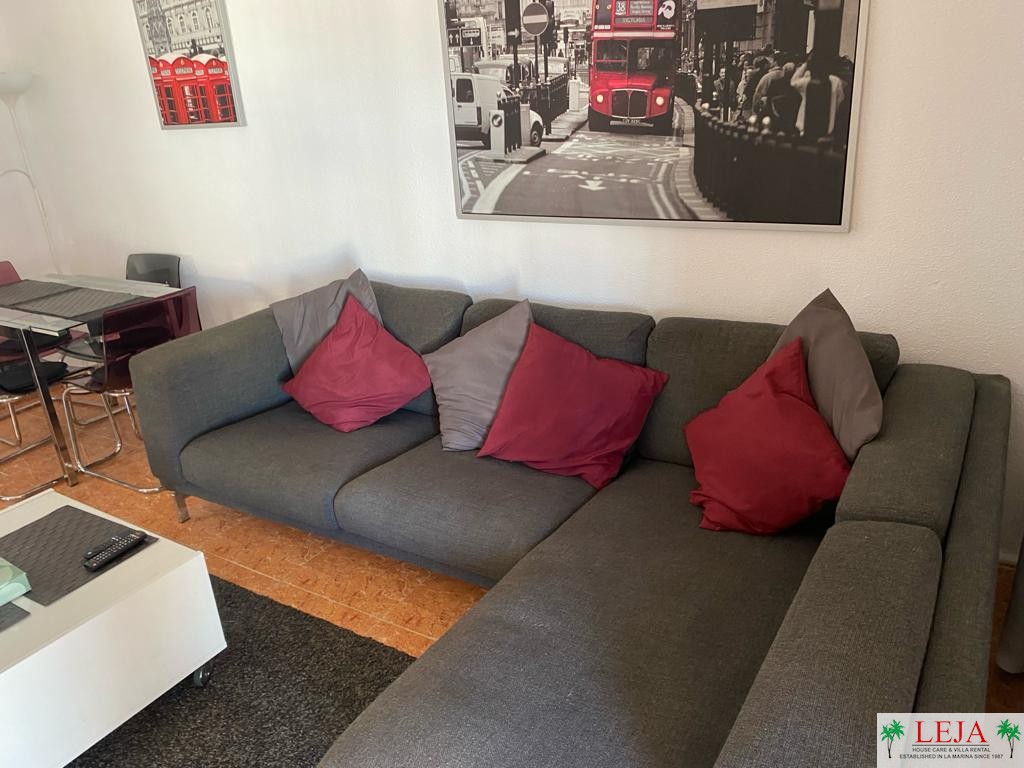 LJ00101 – A Beautifully presented 3 bedroom,1 bathroom Quad property offering a modern furnishings, large solarium with glazed in summer house