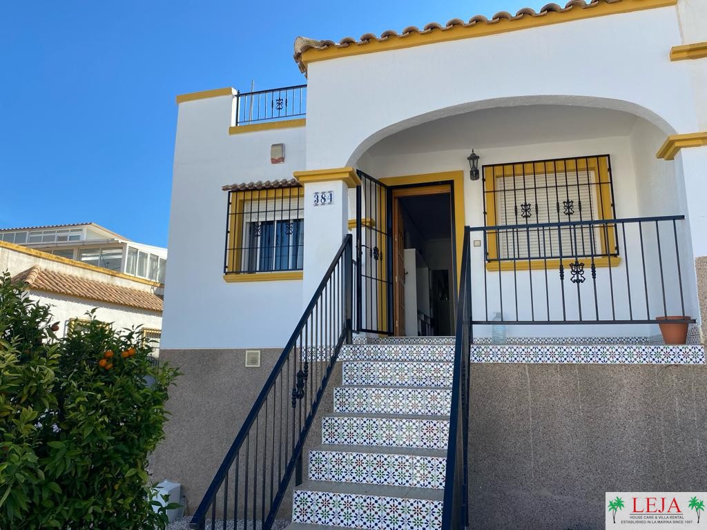 LJ00101 – A Beautifully presented 3 bedroom,1 bathroom Quad property offering a modern furnishings, large solarium with glazed in summer house