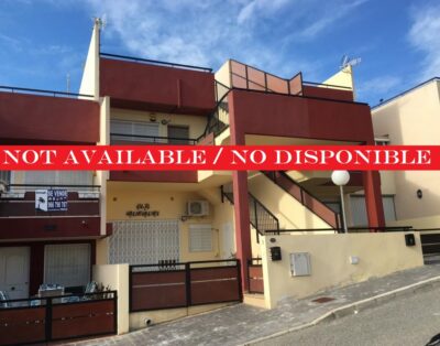 LJ00150 – A mid Terrace property (Sleeps 4)  with a communal swimming pool