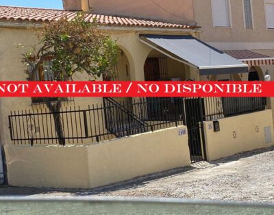 LJ00166 – A lovely little 2 bedroom property, short walking distance to the amenities of the “Grey area” and consum square