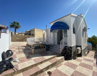 LJ00103 – Lovely Refurbished “Lola” 4 bedroom, 2 bathroom on 2 levels