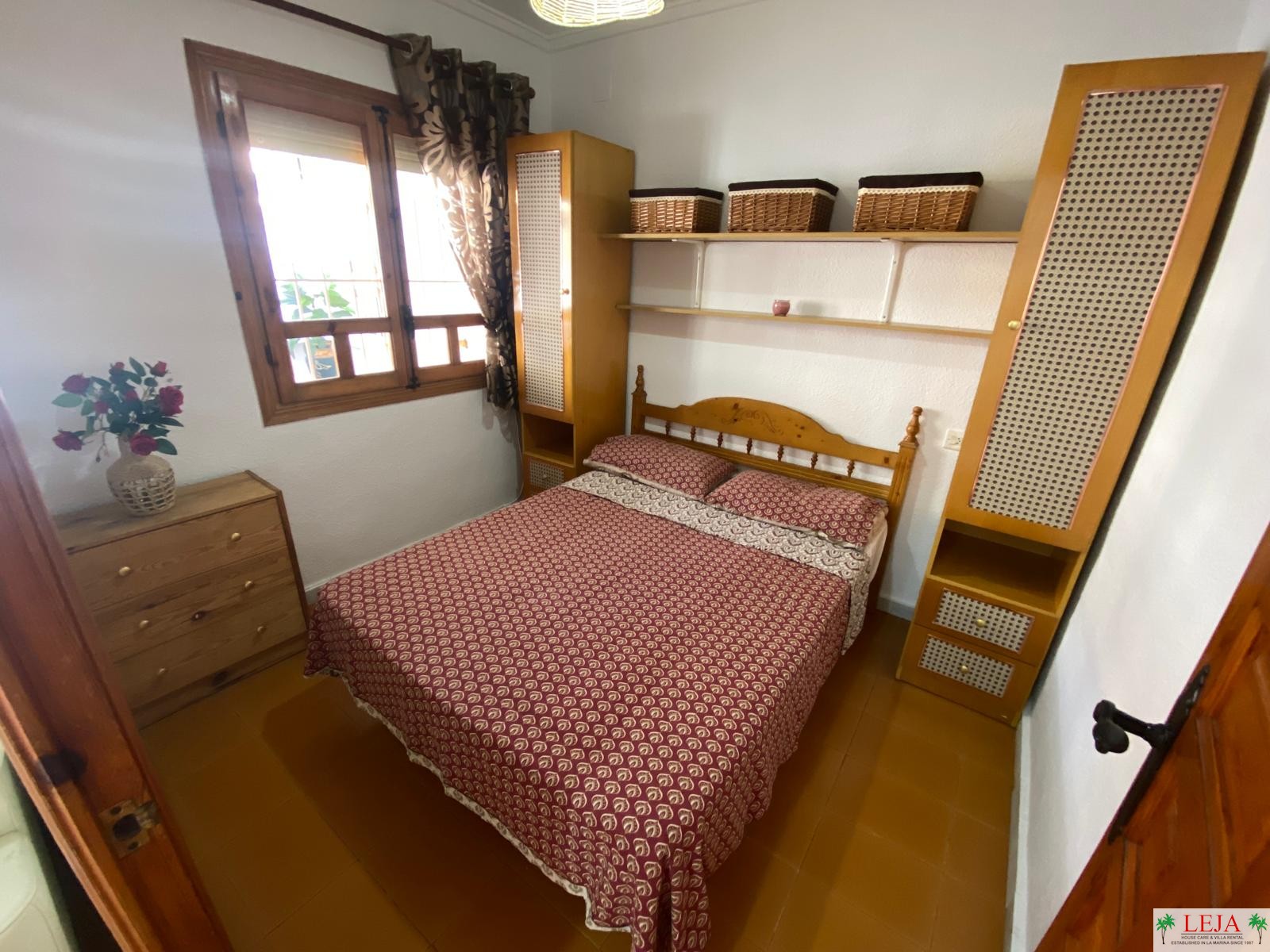 LJ00120 – A cosy reformed 1 bedroom, 1 bathroom “Josefina” property close to amenities located on Parque Danubio