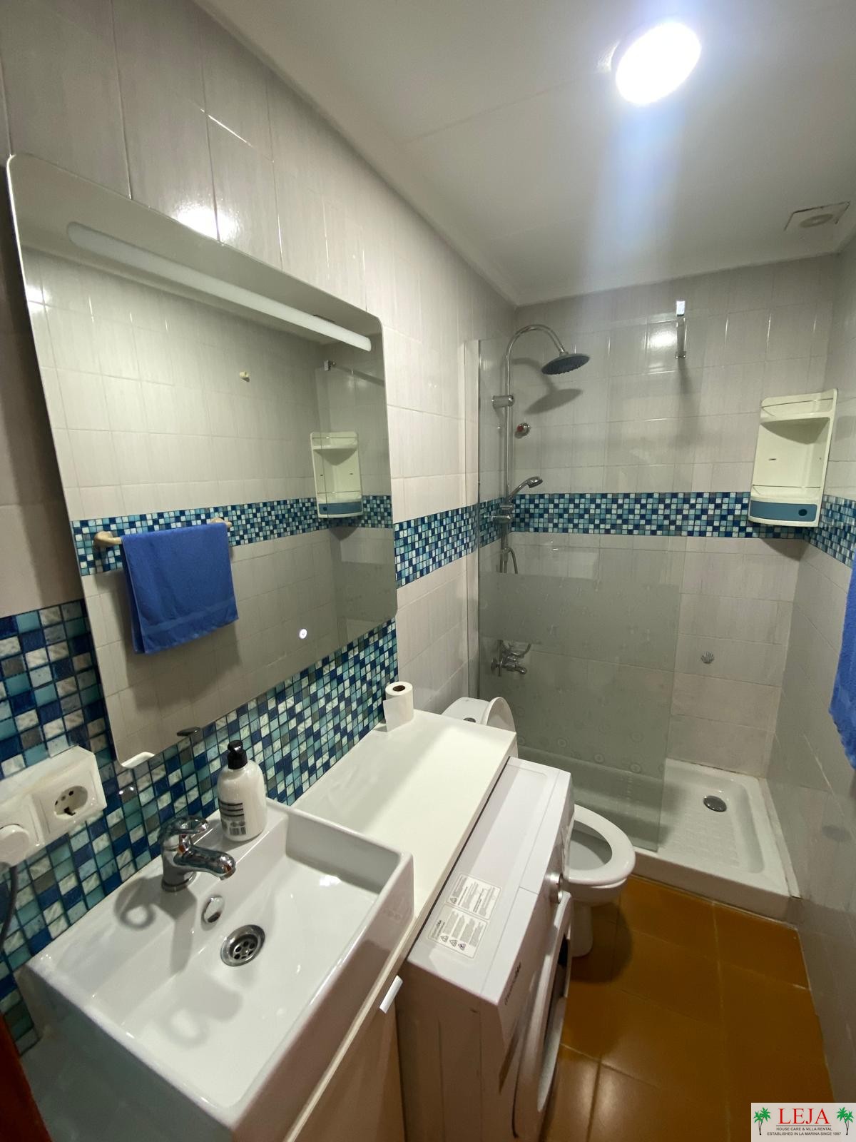 LJ00120 – A cosy reformed 1 bedroom, 1 bathroom “Josefina” property close to amenities located on Parque Danubio